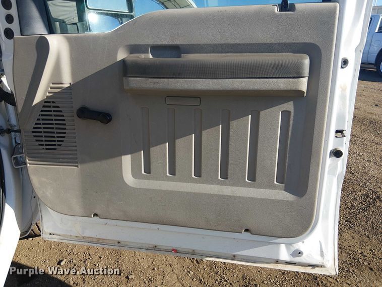 image for item EC1293 2008 Ford F250 Super Duty utility bed pickup truck