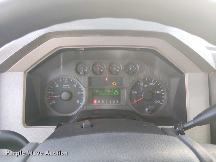 image for item EC1293 2008 Ford F250 Super Duty utility bed pickup truck