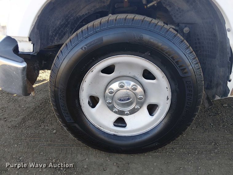 image for item EC1293 2008 Ford F250 Super Duty utility bed pickup truck