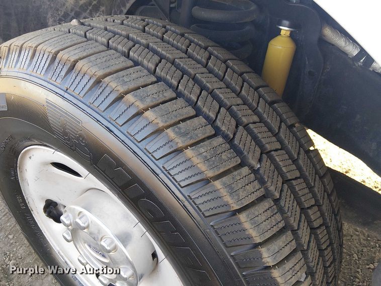 image for item EC1293 2008 Ford F250 Super Duty utility bed pickup truck