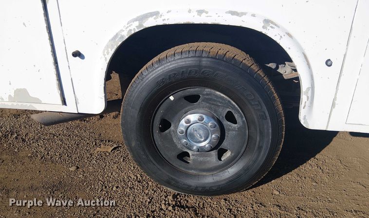 image for item EC1293 2008 Ford F250 Super Duty utility bed pickup truck