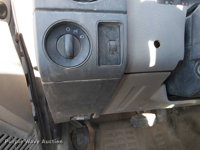 image for item EC1295 2008 Ford F250 Super Duty utility bed pickup truck