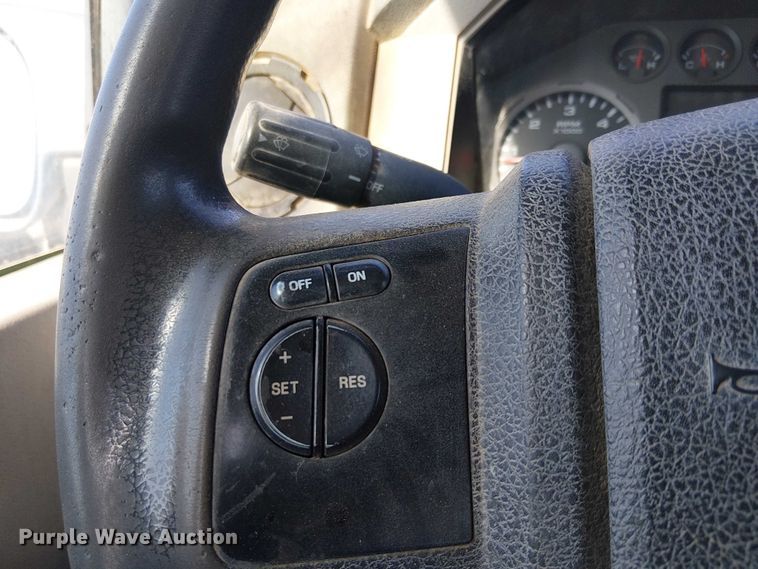 image for item EC1295 2008 Ford F250 Super Duty utility bed pickup truck