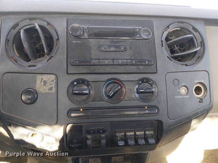 image for item EC1295 2008 Ford F250 Super Duty utility bed pickup truck