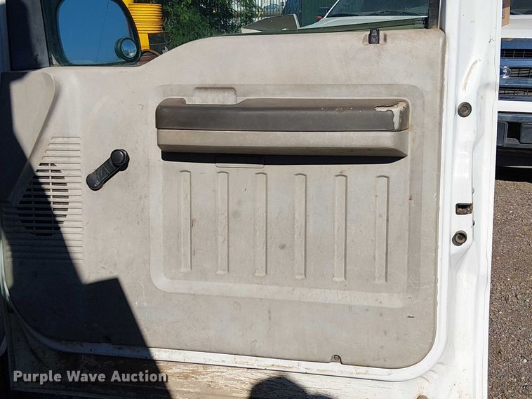 image for item EC1295 2008 Ford F250 Super Duty utility bed pickup truck