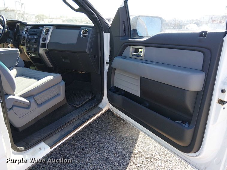 image for item EC1302 2011 Ford F150 SuperCrew pickup truck