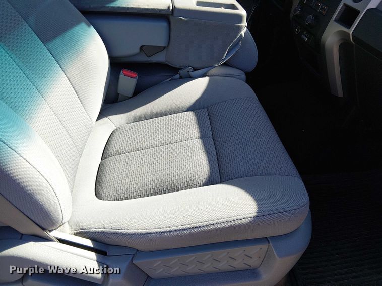 image for item EC1302 2011 Ford F150 SuperCrew pickup truck