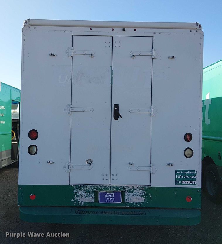 image for item EC1310 2014 Freightliner MT45 delivery truck