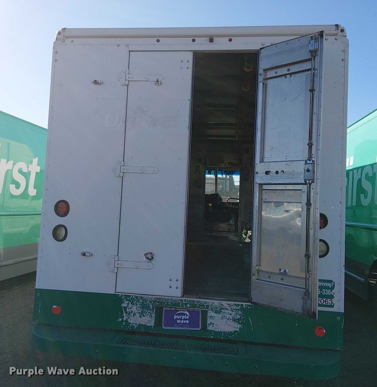 image for item EC1310 2014 Freightliner MT45 delivery truck