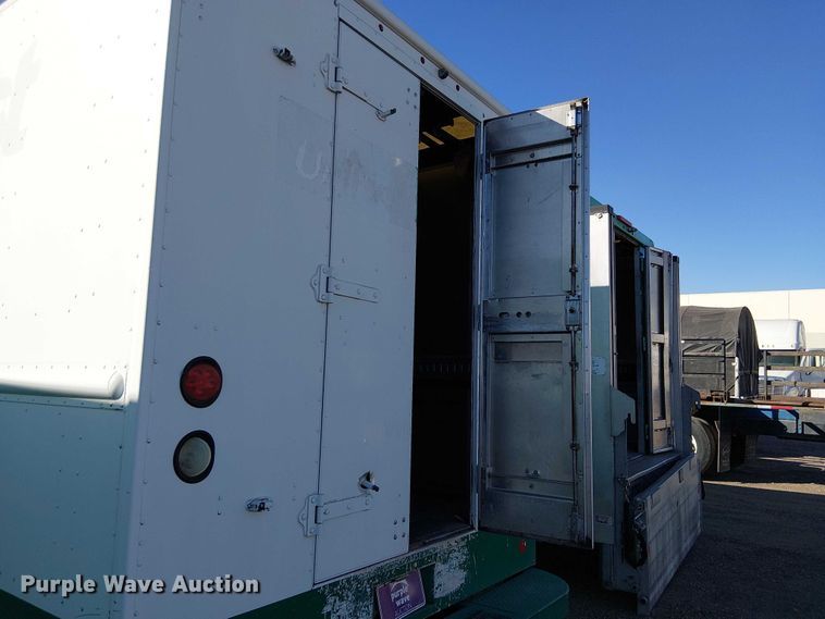 image for item EC1310 2014 Freightliner MT45 delivery truck