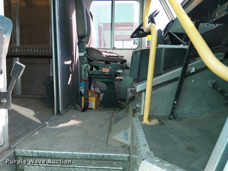 image for item EC1310 2014 Freightliner MT45 delivery truck