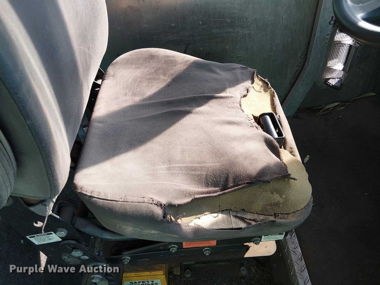 image for item EC1310 2014 Freightliner MT45 delivery truck