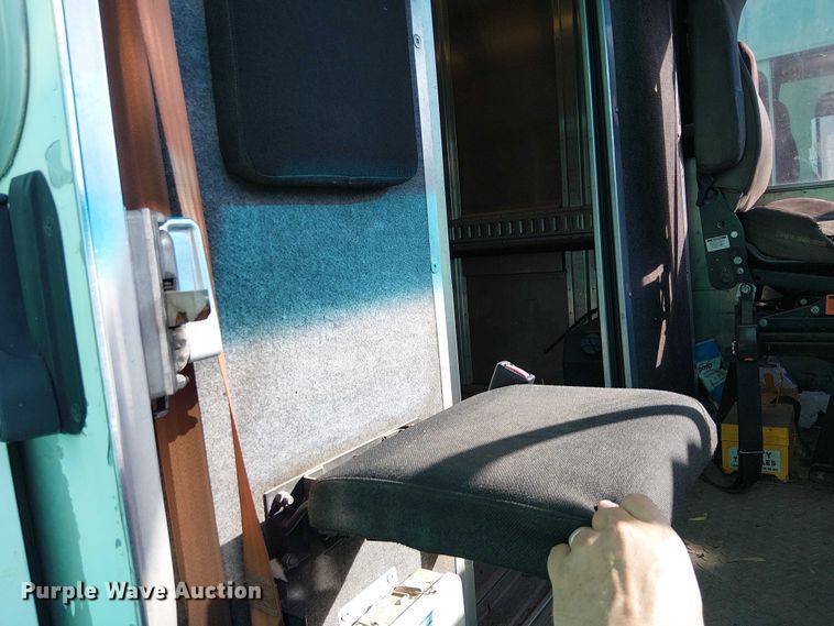 image for item EC1310 2014 Freightliner MT45 delivery truck