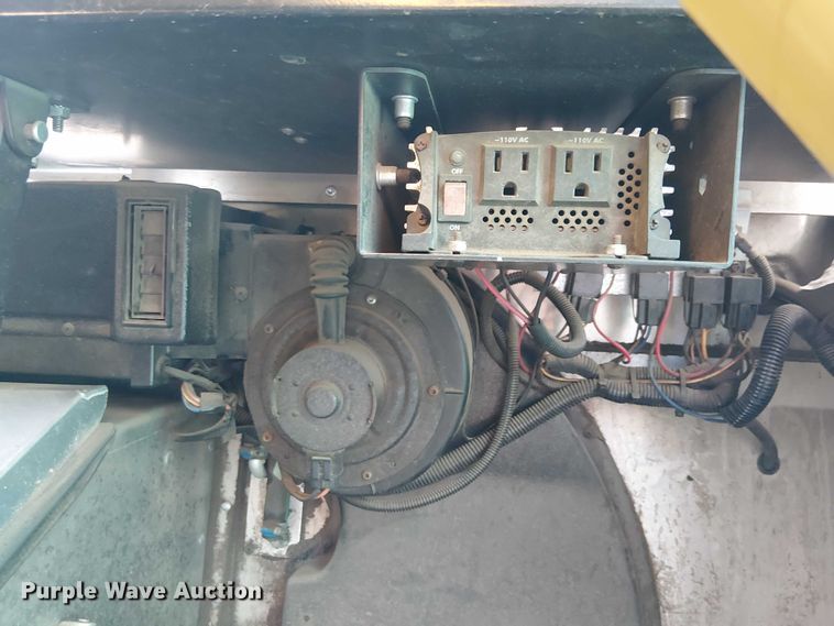 image for item EC1310 2014 Freightliner MT45 delivery truck