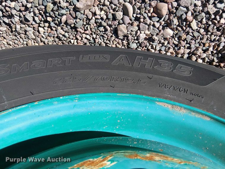 image for item EC1310 2014 Freightliner MT45 delivery truck