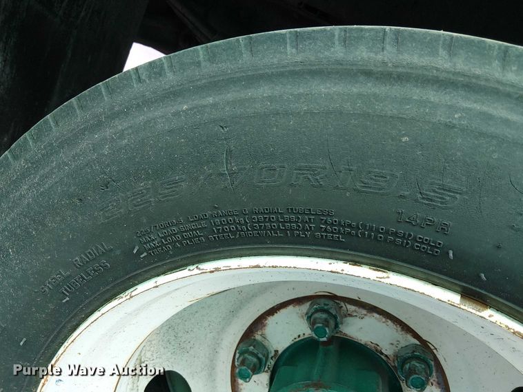 image for item EC1310 2014 Freightliner MT45 delivery truck