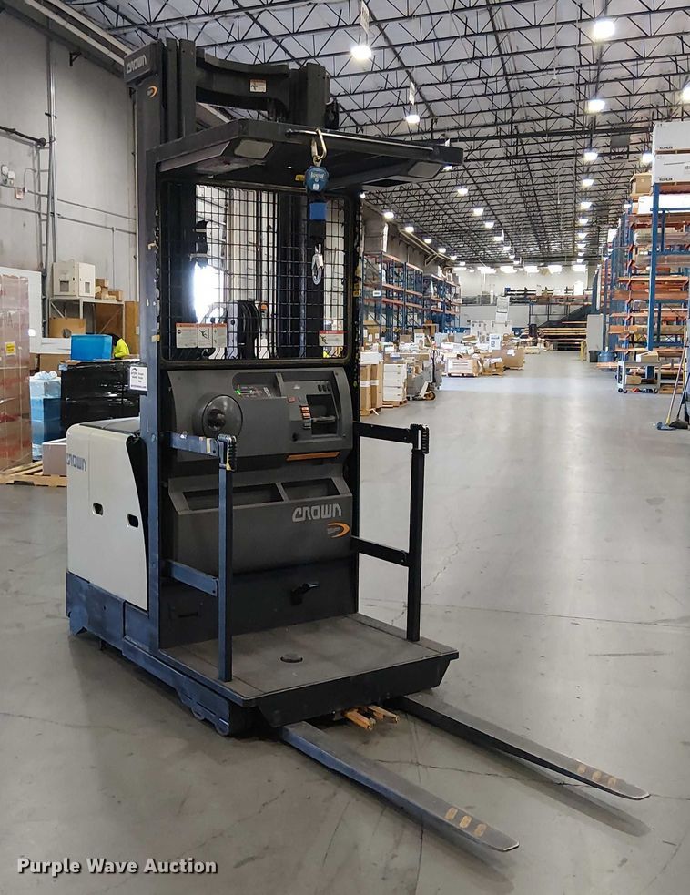 image for item EC1316 2016 Crown SP3520-30 order picker