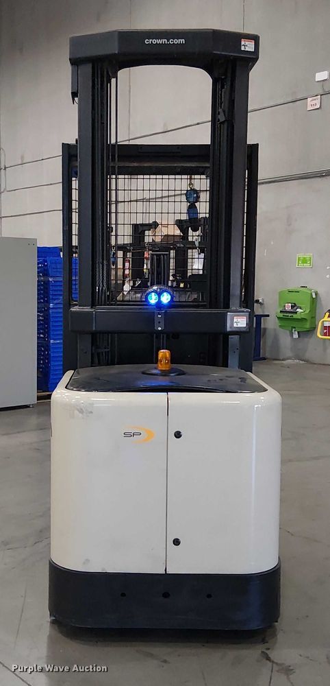 image for item EC1316 2016 Crown SP3520-30 order picker