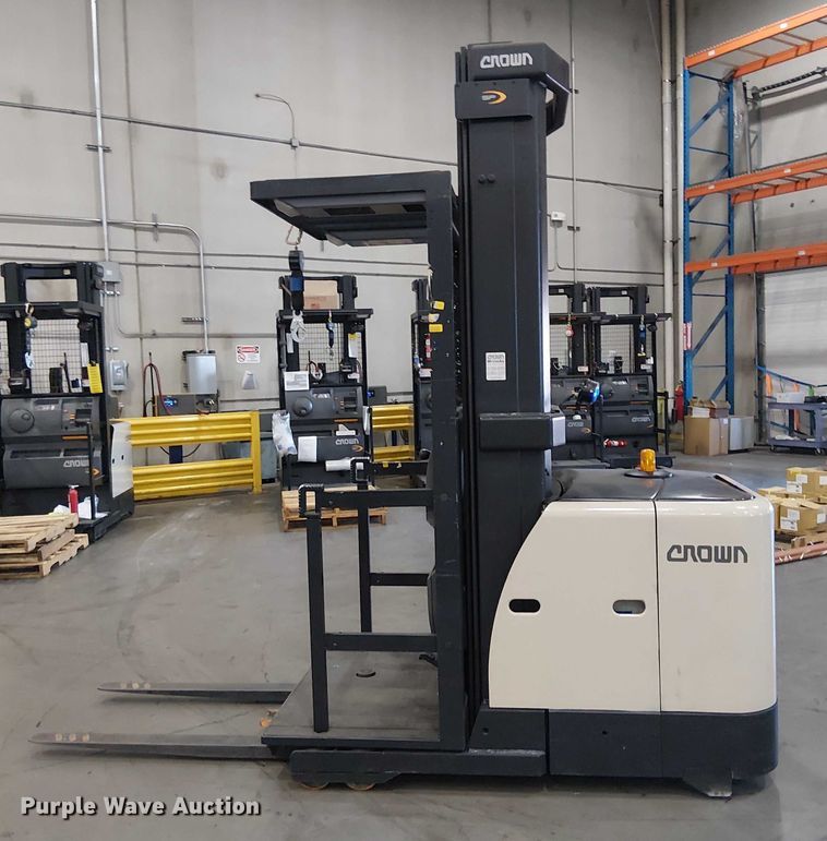 image for item EC1316 2016 Crown SP3520-30 order picker