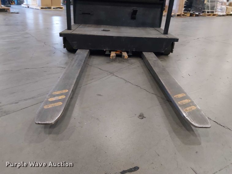 image for item EC1316 2016 Crown SP3520-30 order picker