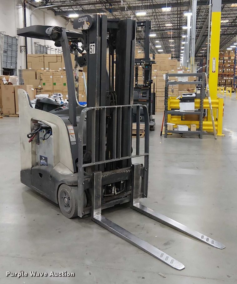 image for item EC1337 2017 Crown RC5545-40 forklift