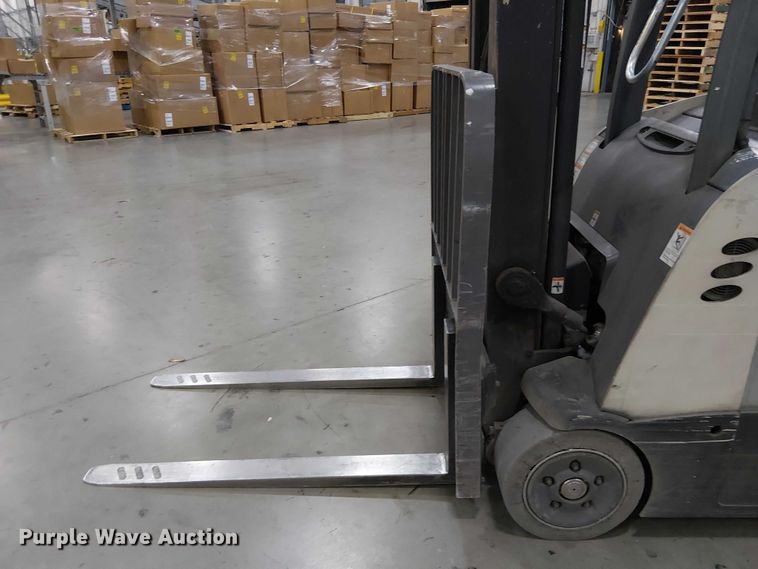 image for item EC1337 2017 Crown RC5545-40 forklift