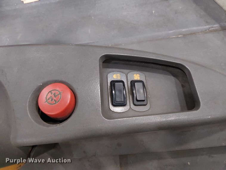 image for item EC1337 2017 Crown RC5545-40 forklift