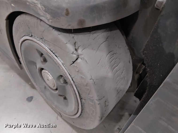 image for item EC1337 2017 Crown RC5545-40 forklift