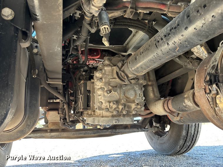 image for item EC3893 2019 International MV607 box truck