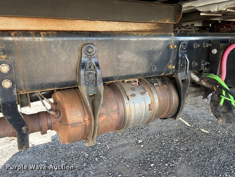 image for item EC3893 2019 International MV607 box truck