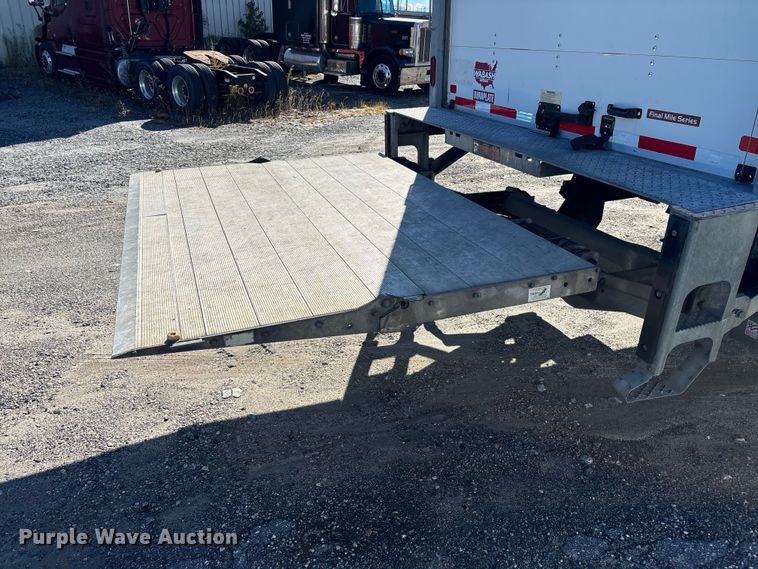 image for item EC3893 2019 International MV607 box truck