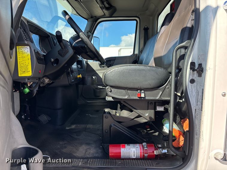 image for item EC3893 2019 International MV607 box truck