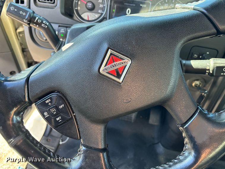 image for item EC3893 2019 International MV607 box truck