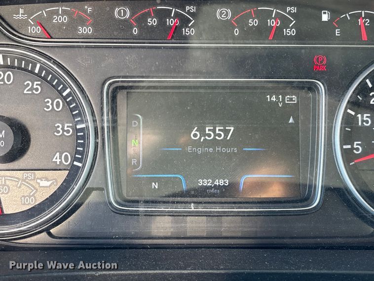 image for item EC3893 2019 International MV607 box truck