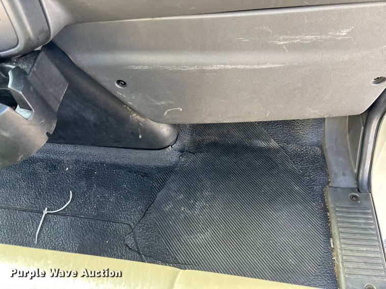 image for item EC3893 2019 International MV607 box truck