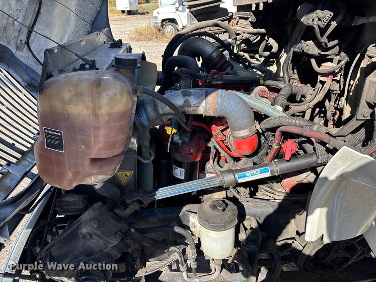 image for item EC3893 2019 International MV607 box truck