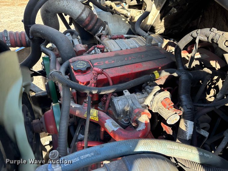 image for item EC3893 2019 International MV607 box truck