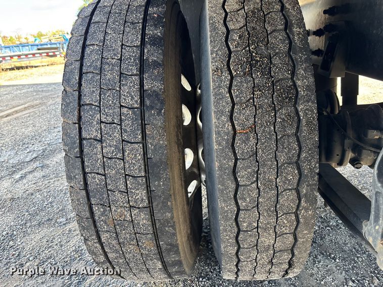 image for item EC3893 2019 International MV607 box truck