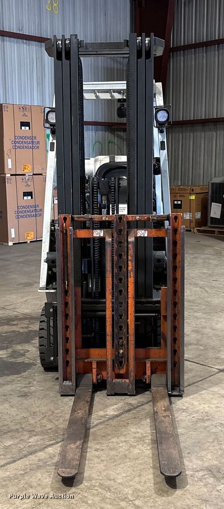 MONTACARGAS 2017 UNICARRIERS CFS40