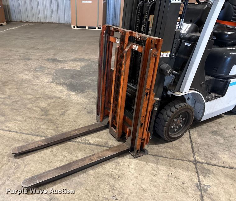 image for item EC8133 2017 UniCarriers CFS40 forklift