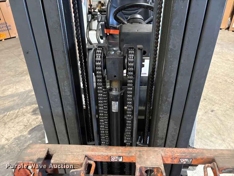 image for item EC8133 2017 UniCarriers CFS40 forklift