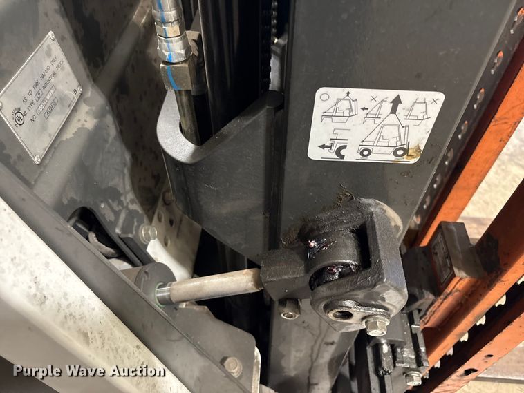 image for item EC8133 2017 UniCarriers CFS40 forklift