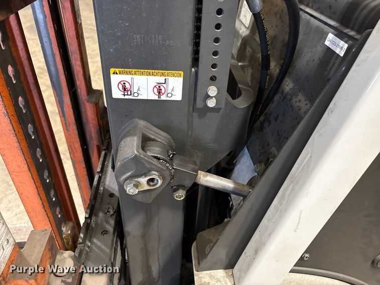 image for item EC8133 2017 UniCarriers CFS40 forklift