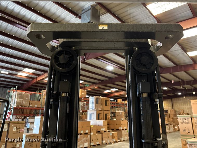 image for item EC8133 2017 UniCarriers CFS40 forklift