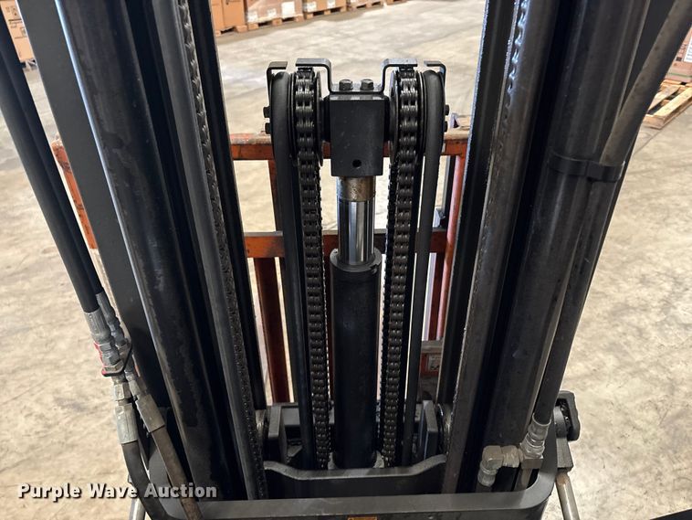 image for item EC8133 2017 UniCarriers CFS40 forklift