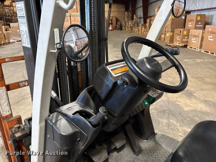 image for item EC8133 2017 UniCarriers CFS40 forklift