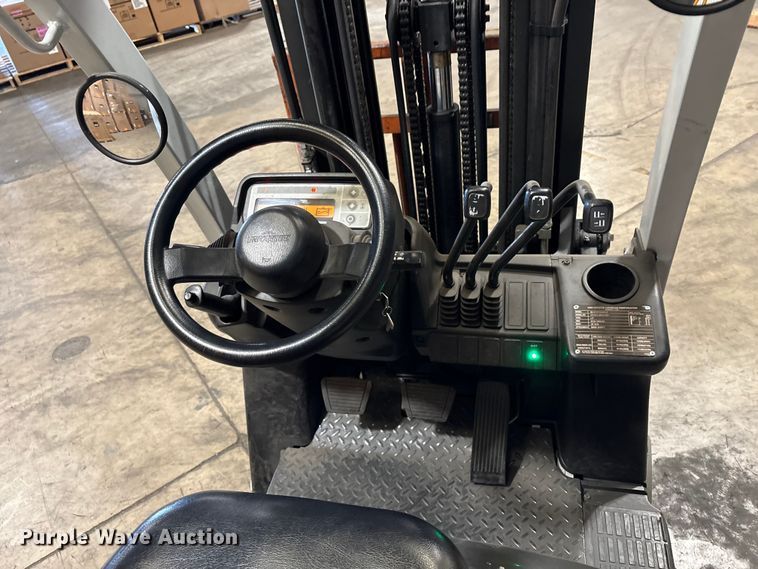 image for item EC8133 2017 UniCarriers CFS40 forklift