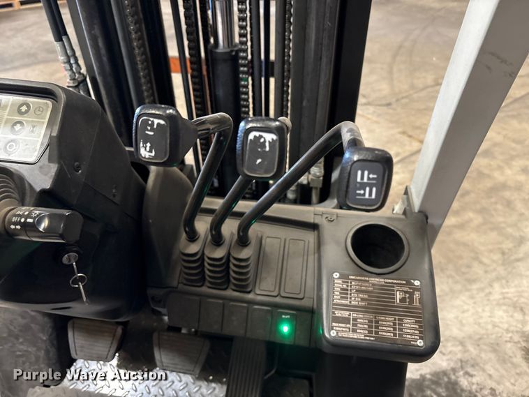 image for item EC8133 2017 UniCarriers CFS40 forklift