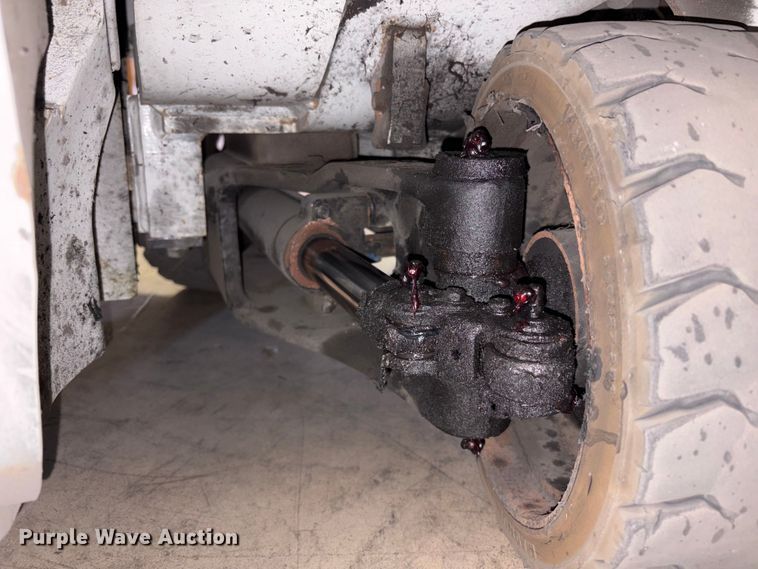 image for item EC8133 2017 UniCarriers CFS40 forklift