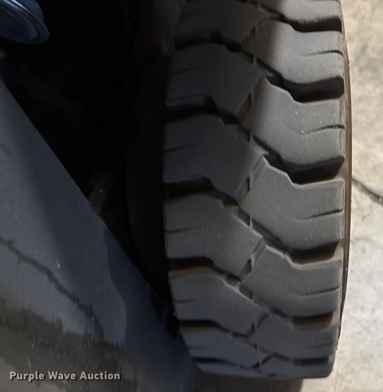 image for item EC8133 2017 UniCarriers CFS40 forklift